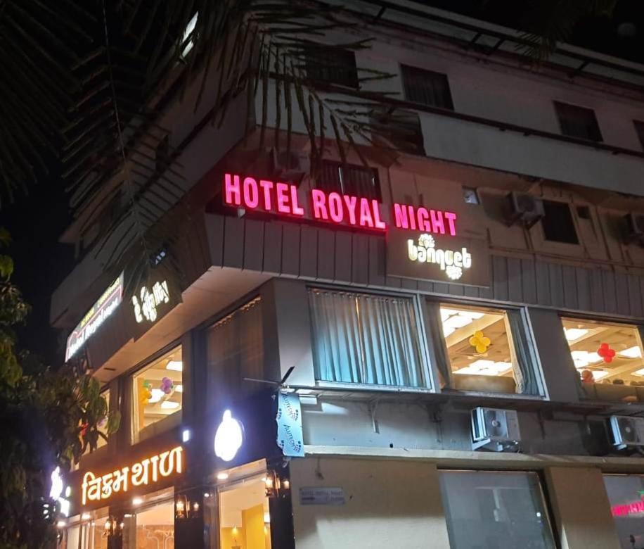 Hotel Royal Night Ahmedabad Ngoại thất bức ảnh