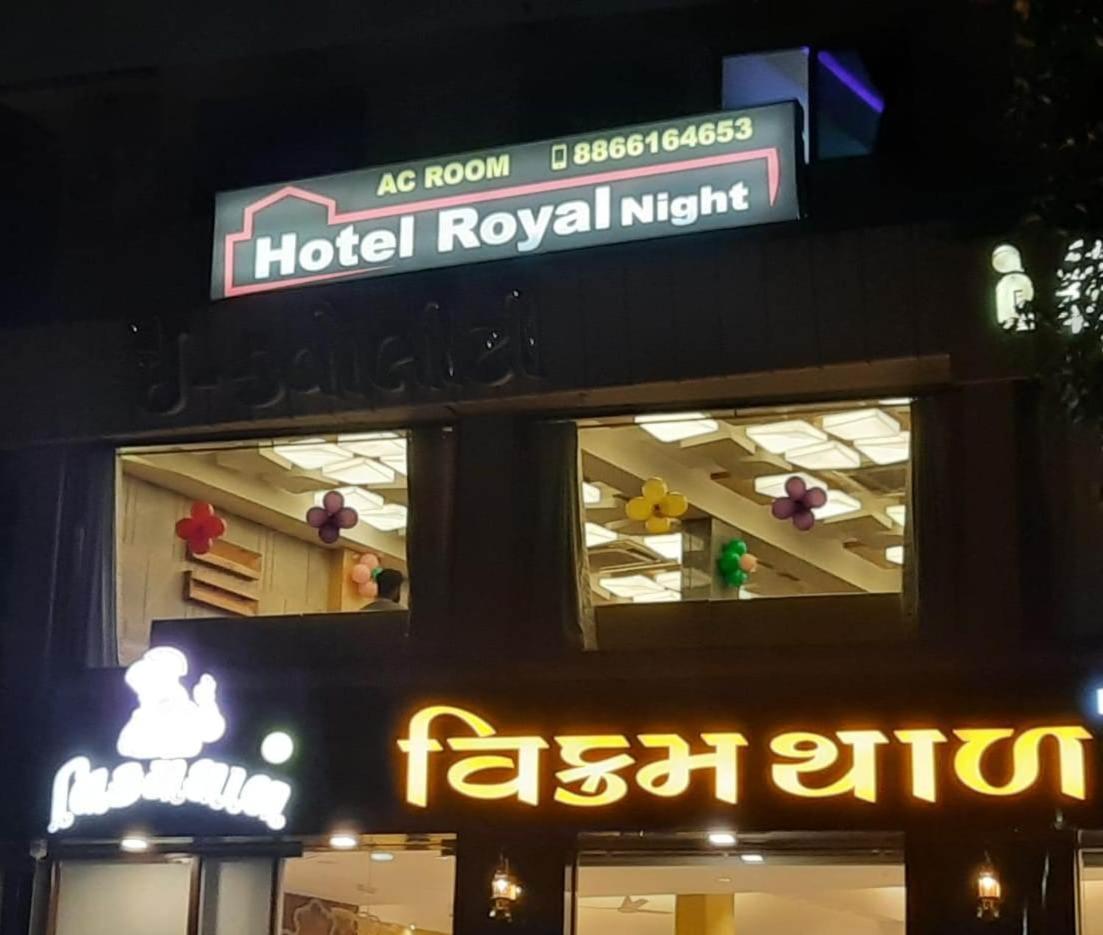 Hotel Royal Night Ahmedabad Ngoại thất bức ảnh